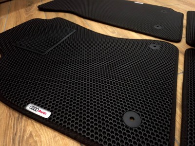 Коврики в салон из EVA (шестиугольник) для Audi A4 B5 1994-2001, к-т 5 шт., цвет: чёрный (au-a4-b5-1994-2001-ek)